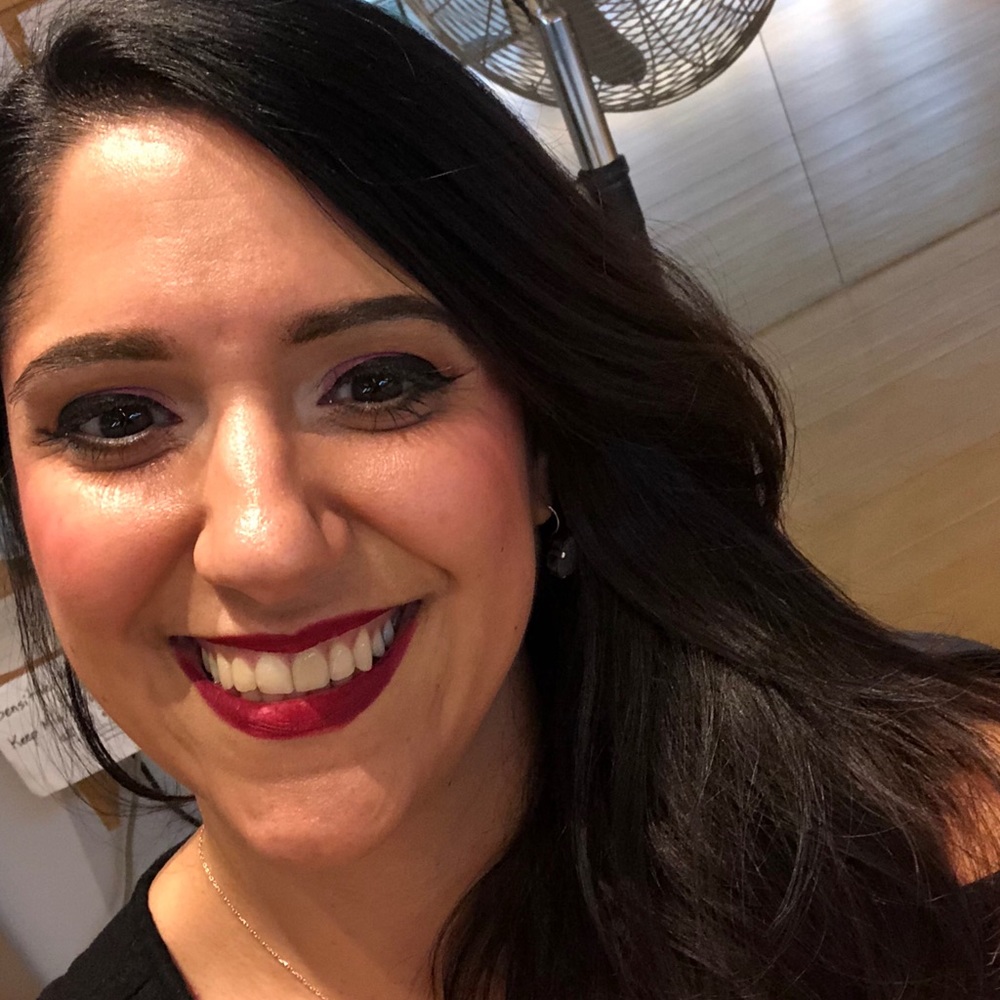 Meet your Posher, Bee